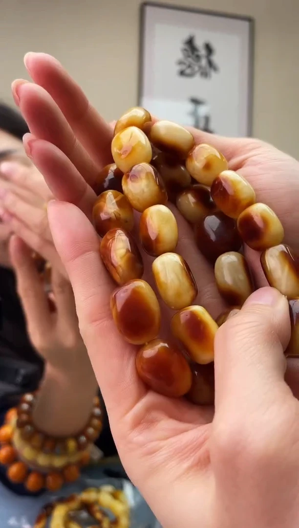 琥珀未镶嵌珠宝奇石T024 假一罚十，多样性发一件