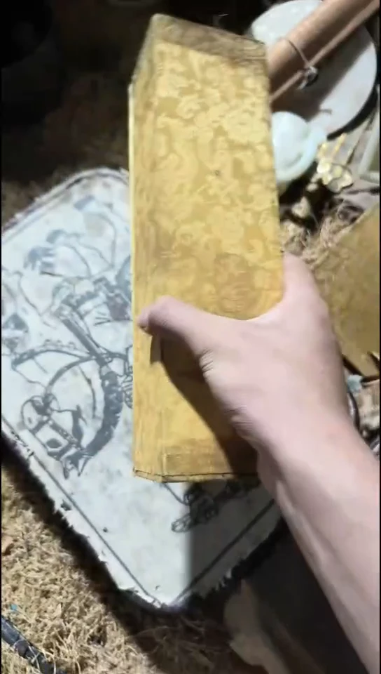 香榧木（1个李金色小盒子）