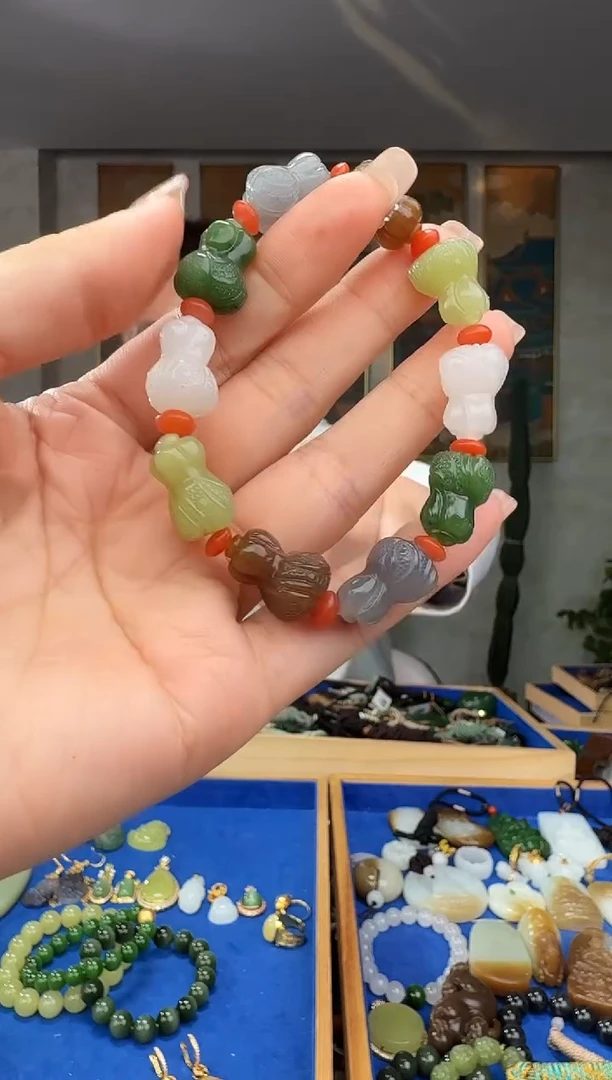 颈饰未镶嵌和田玉拍一发一