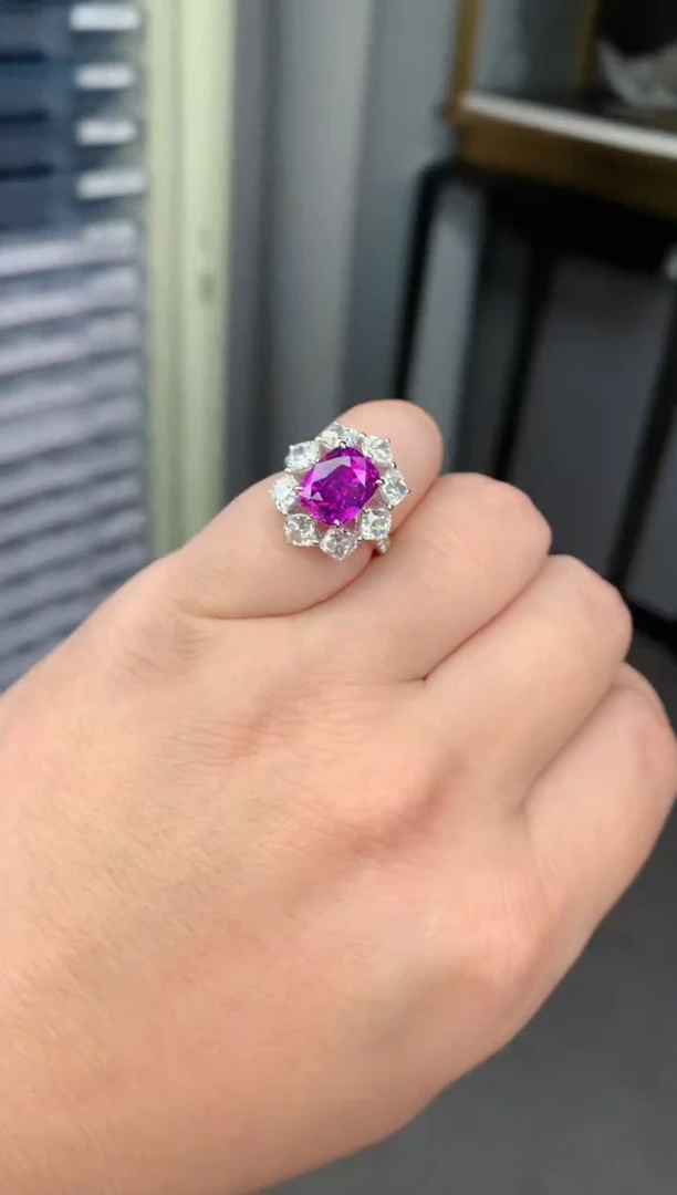 戒指彩色蓝宝石18K金镶嵌5ct 无烧紫蓝宝戒指 定制