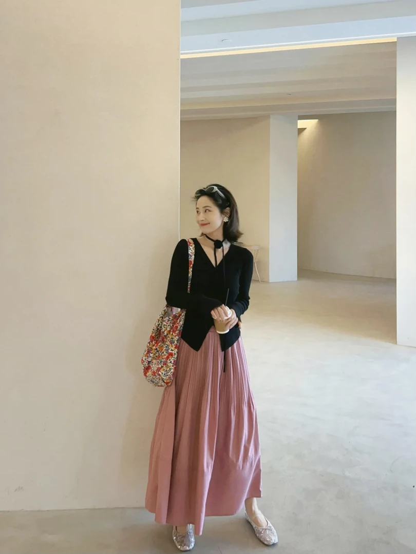 2025春季穿搭一整套温柔风气质V领针织上衣女粉色百褶裙两件套女