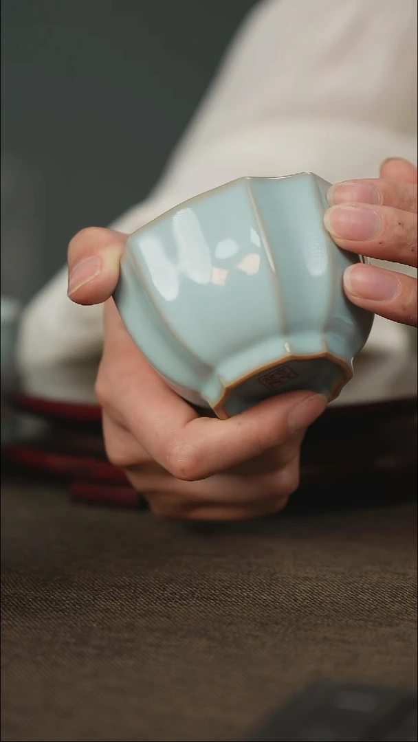 全品 四瓣葵口杯 带底款