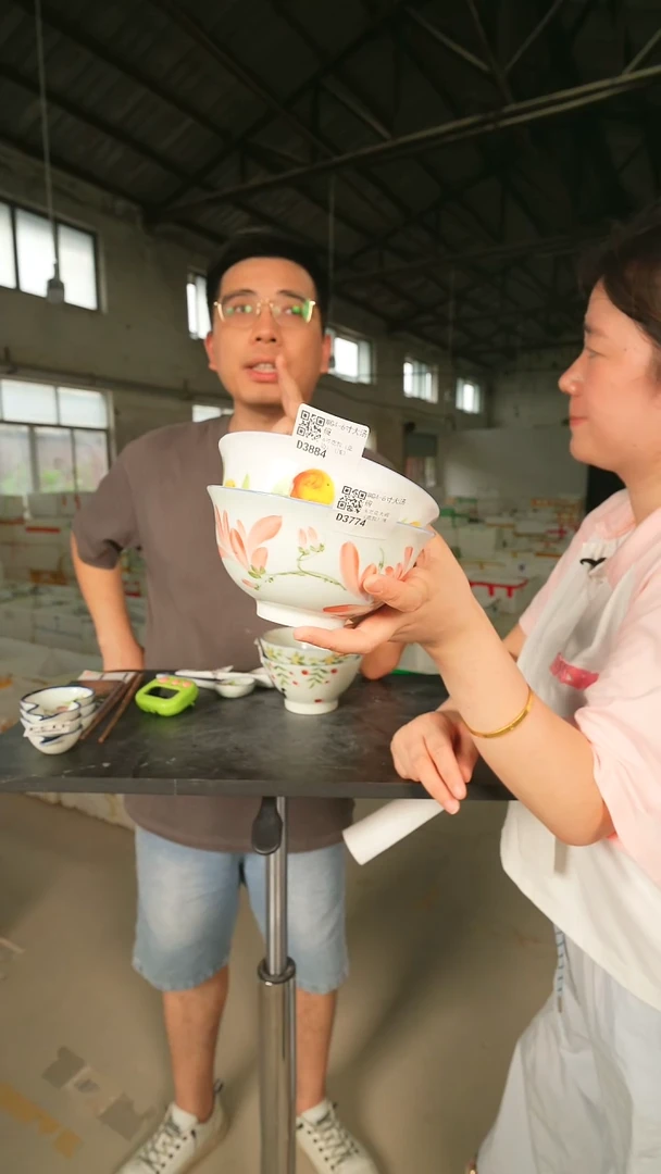 碗2只装景德镇高温釉下手绘陶瓷