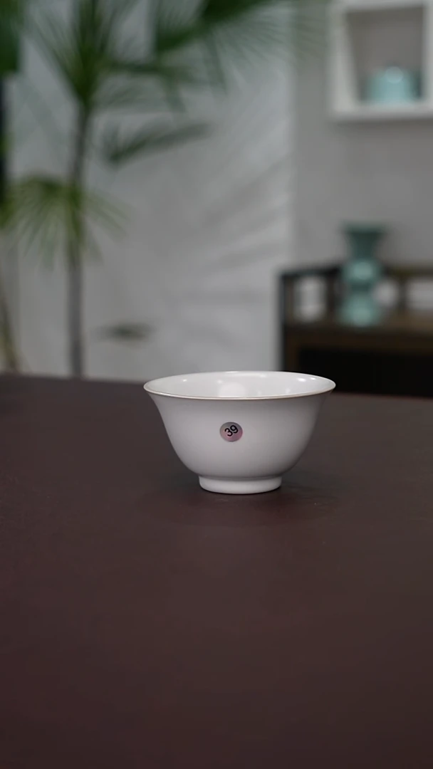 39号月白压手杯精品无纹  鱼