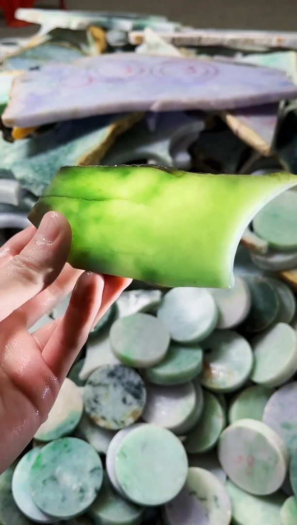 【闪购商品】翡翠颈饰未镶嵌A货吴玉394