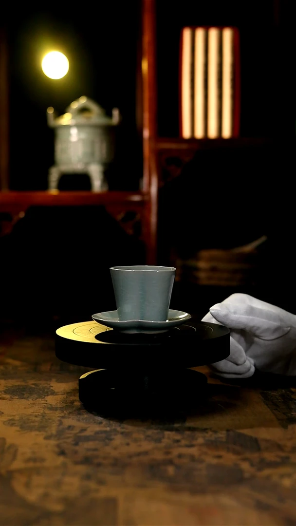 【闪购商品】原矿青绿釉心形茶盏