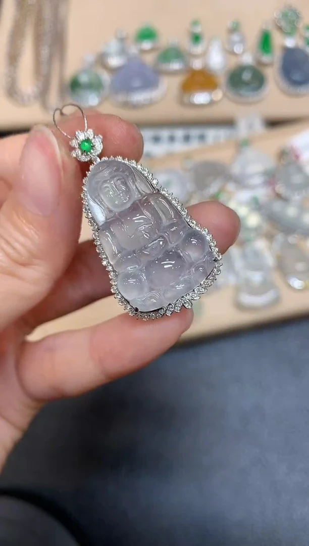 【闪购商品】翡翠颈饰18K金镶嵌观音【无服务费
