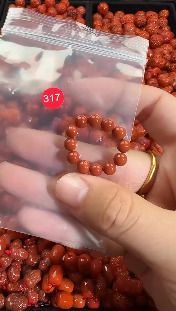 颈饰未镶嵌南红玛瑙1