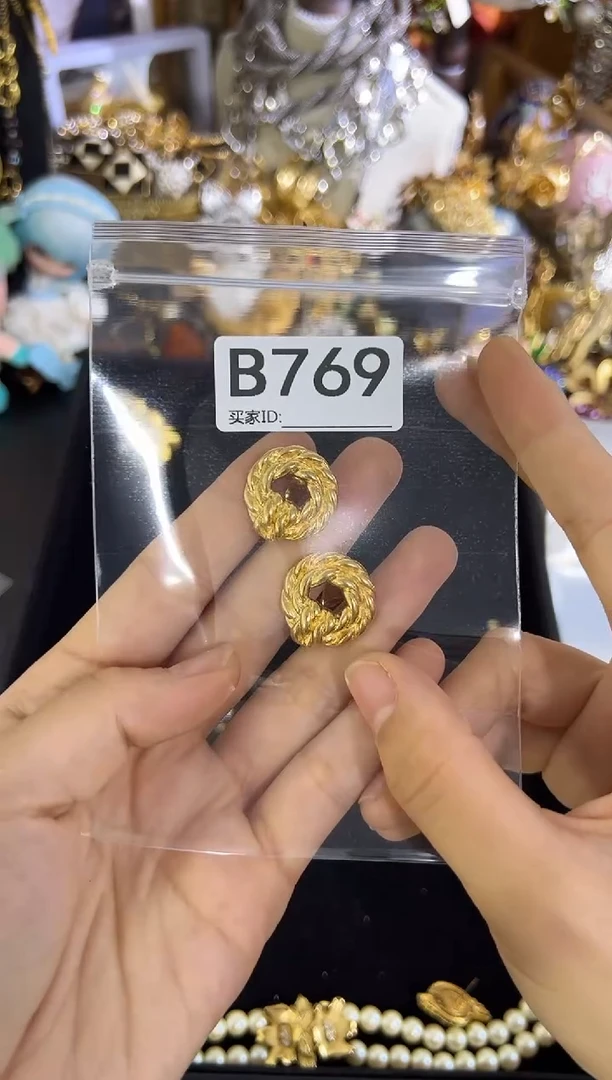合金无铜合金769 中古首饰都有瑕疵  请确认后在拍！