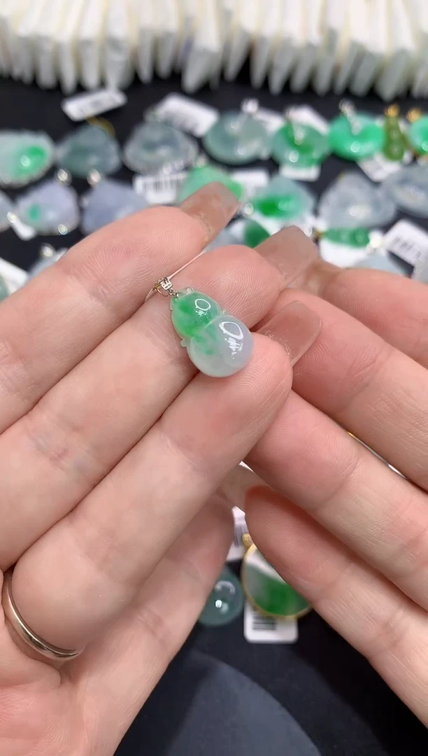 吊坠(不含链)18K金镶嵌翡翠111111111