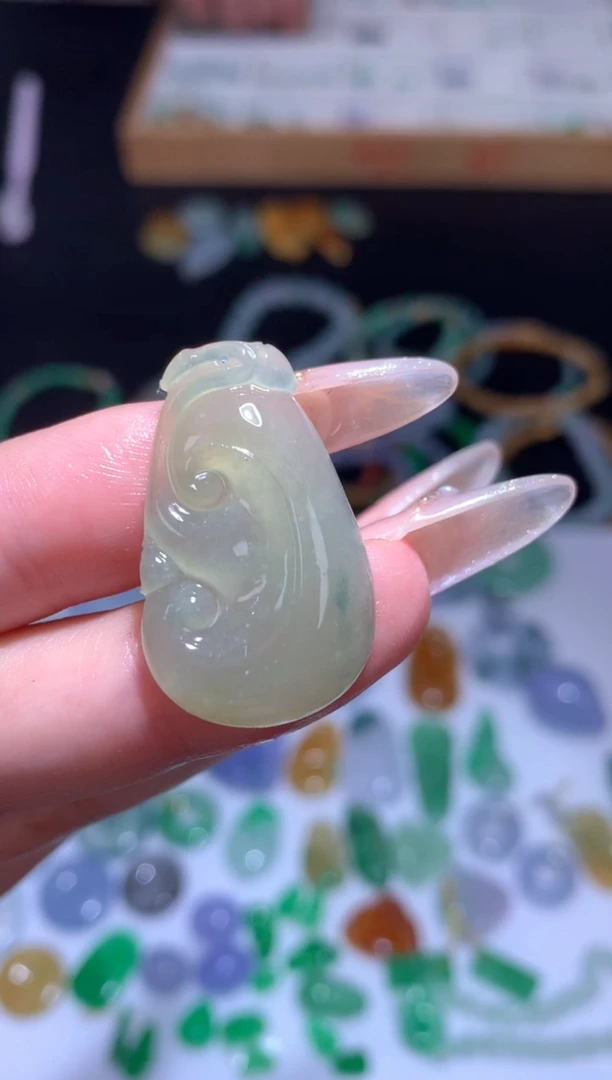 未镶嵌定制翡翠如意