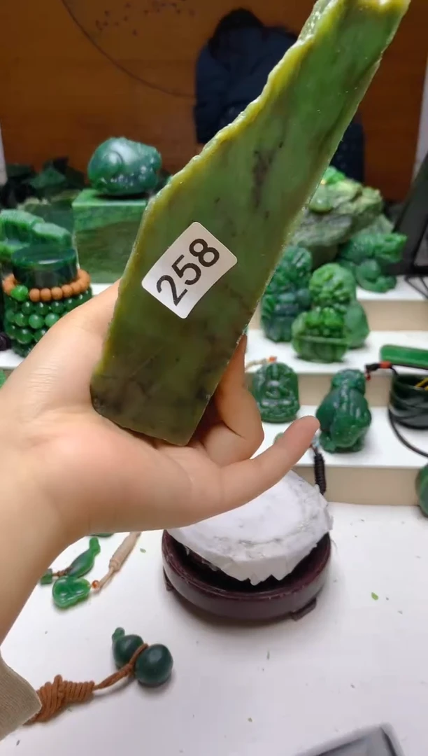 未镶嵌和田玉（碧玉）珠宝半成品0