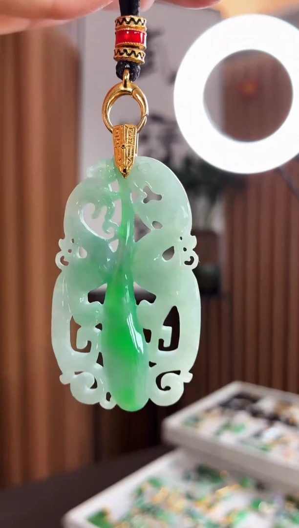 吊坠(不含链)18K金镶嵌翡翠吊坠