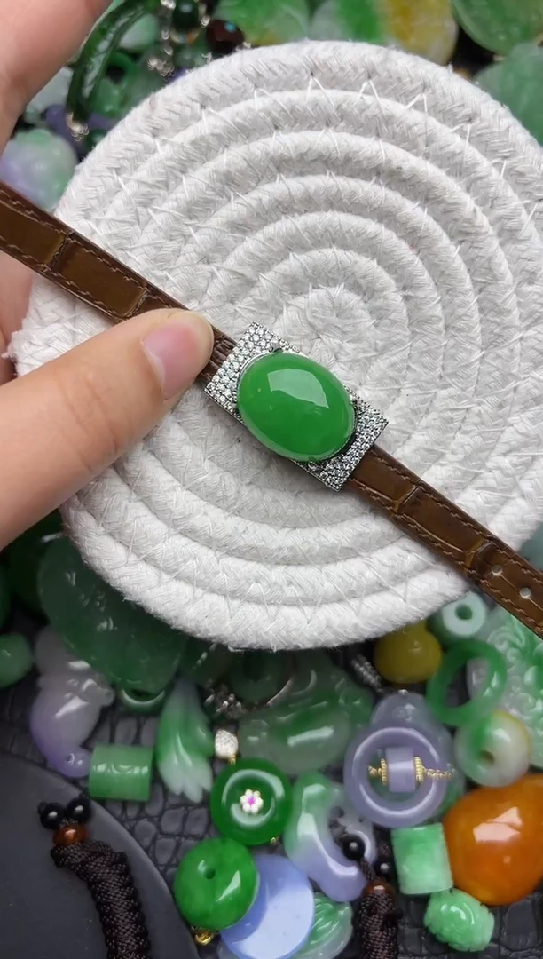 颈饰未镶嵌翡翠缅甸翡翠吊坠