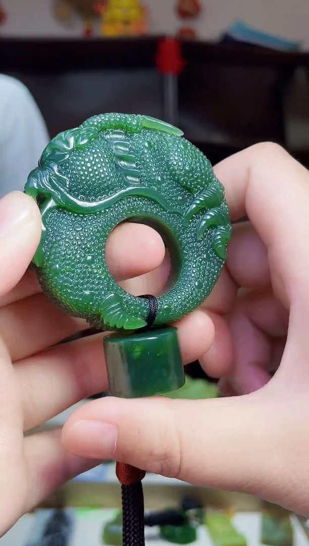 和田玉未镶嵌颈饰1