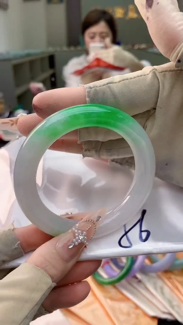 未镶嵌手镯翡翠0618107415