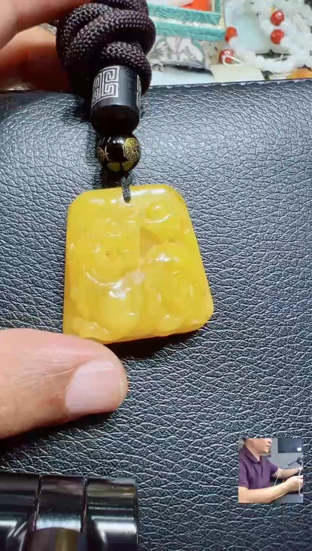 未镶嵌颈饰蜜蜡吊坠