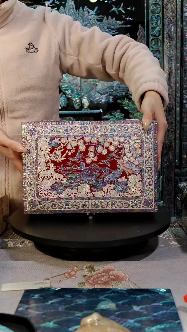 鱼锁绒布底·弘贝雅螺钿漆器文化馆