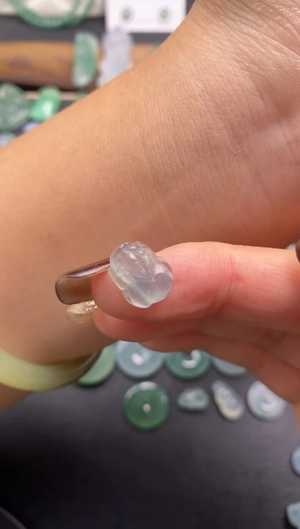 颈饰未镶嵌翡翠貔貅