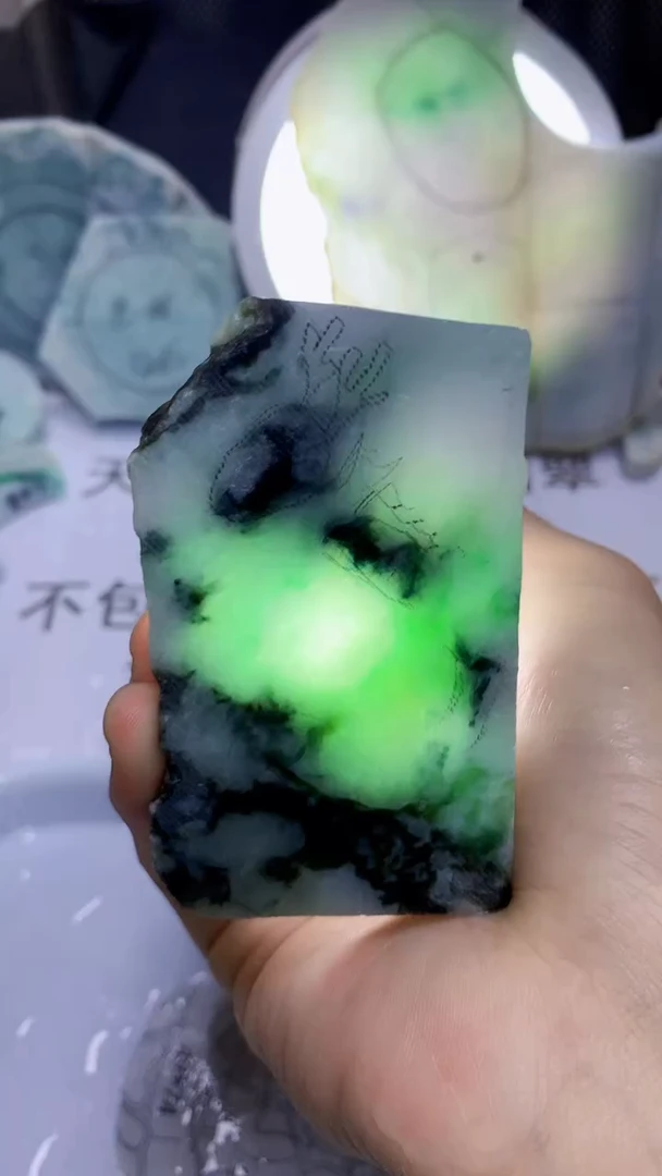 翡翠裸石缅甸天然A货Q2569