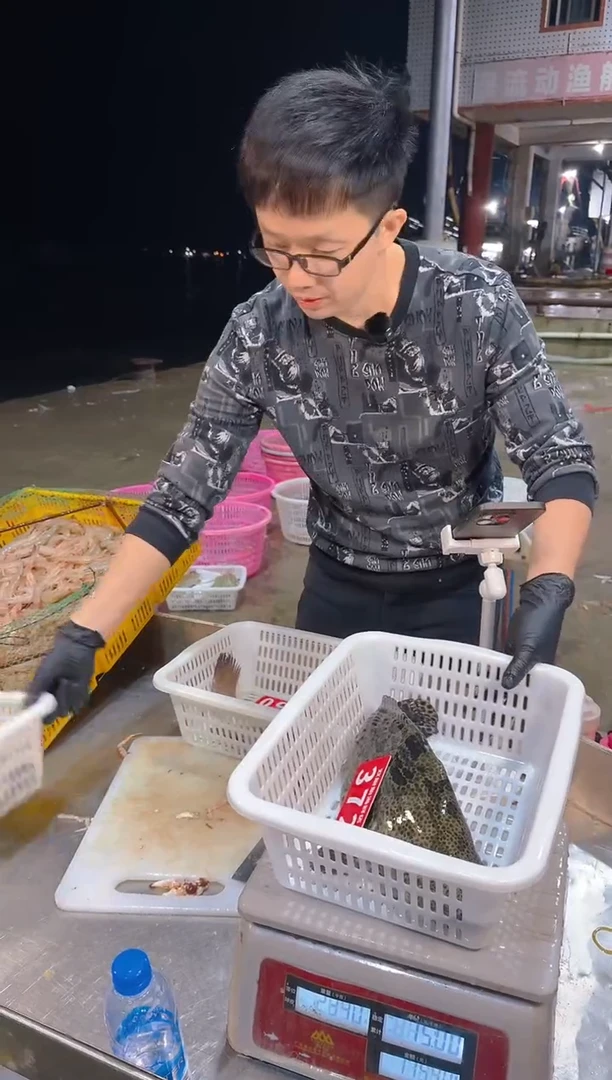 中国大陆绝**莲虎斑1111111111