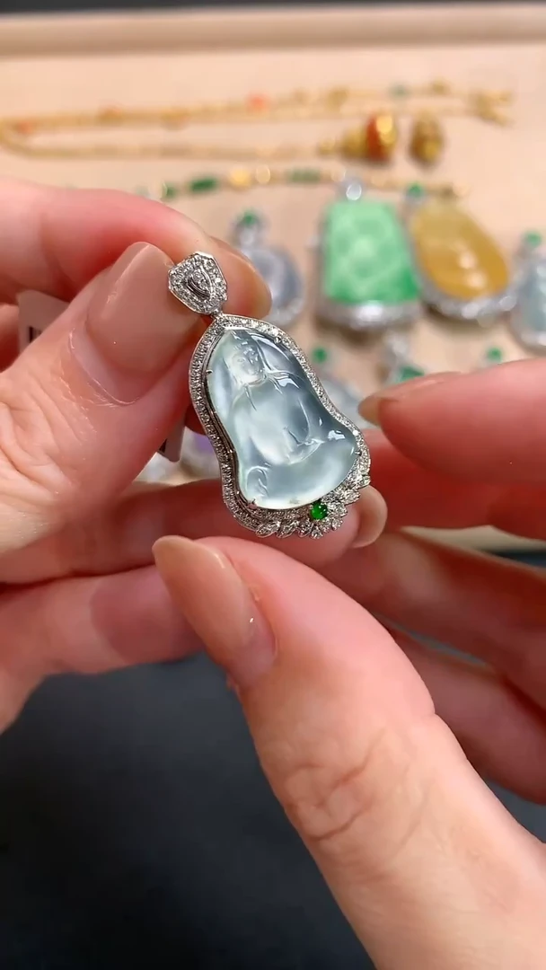 翡翠18K金镶嵌吊坠(不含链)观音|6500+0