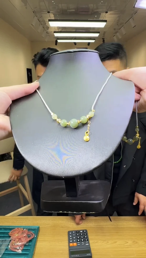 颈饰未镶嵌和田玉多样性发一件 434