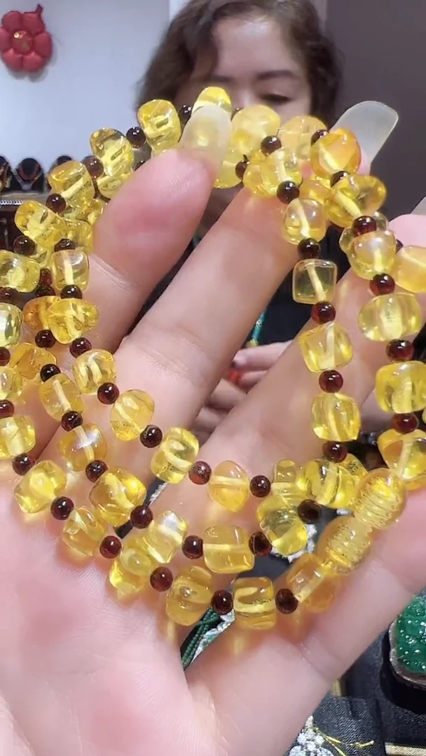 未镶嵌颈饰金珀202580961