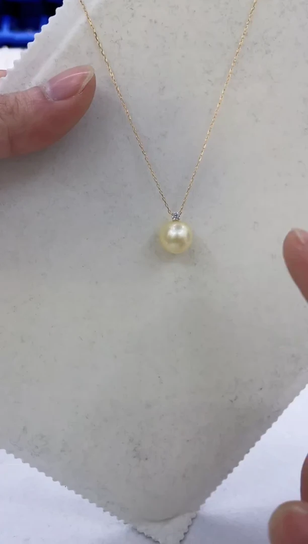 18K金镶嵌吊坠(赠链)海水珍珠