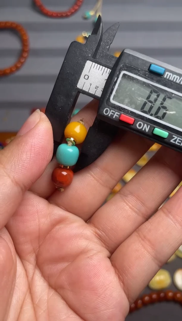 石英质玉多样性发货未镶嵌8红绿灯