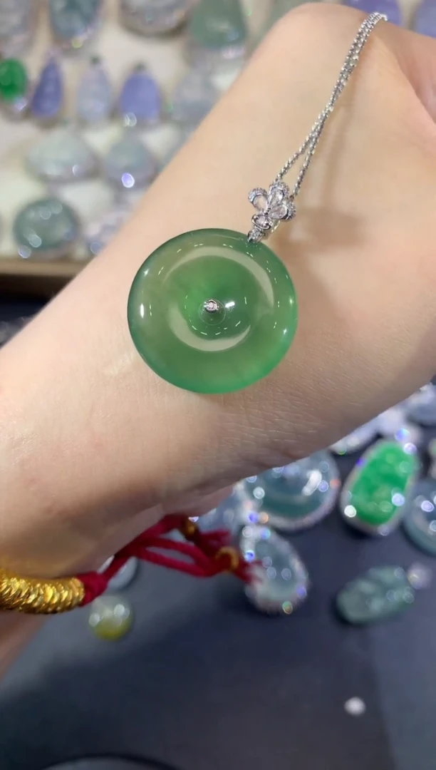 颈饰18K金镶嵌翡翠98-扣子（不含链扣