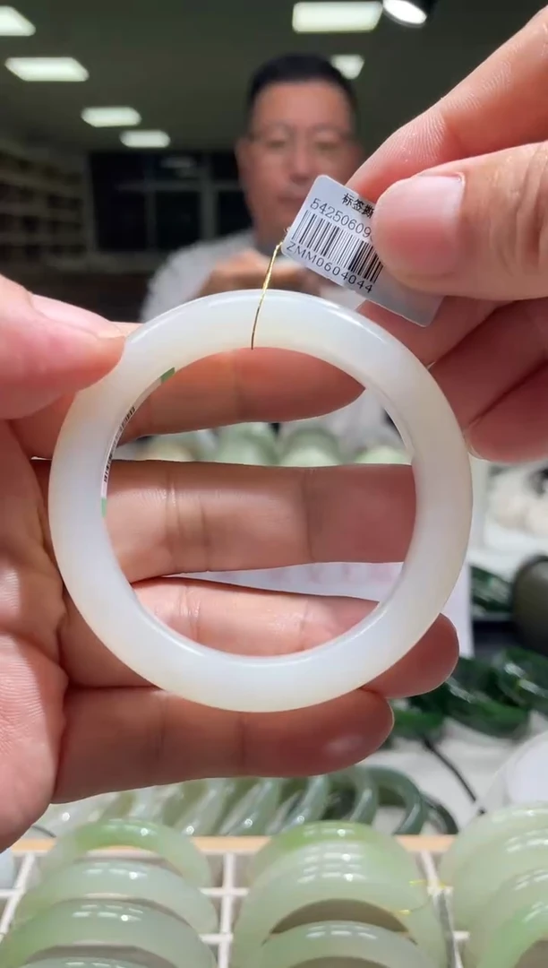 未镶嵌手镯和田玉54-55圈口 4044