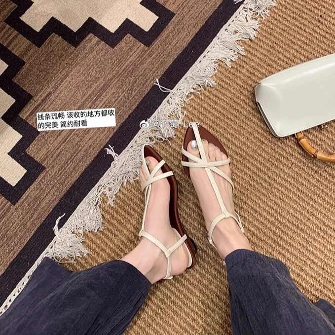 夏季新款法式交叉细带优雅尖头露趾罗马鞋女一字带扣坡跟凉鞋外穿