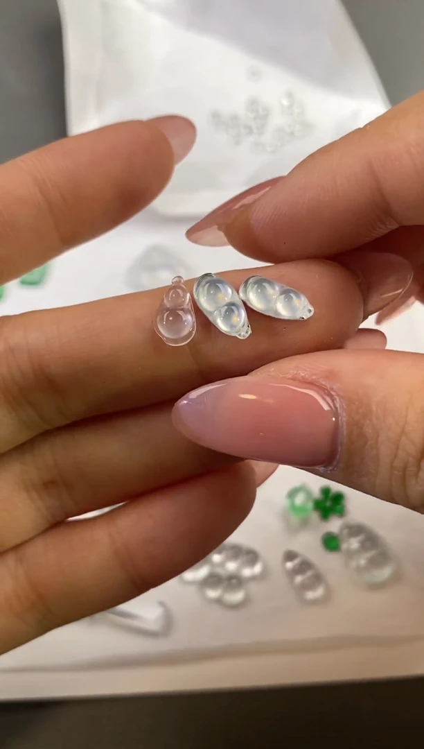 未镶嵌裸石翡翠花生豆多样性发其一