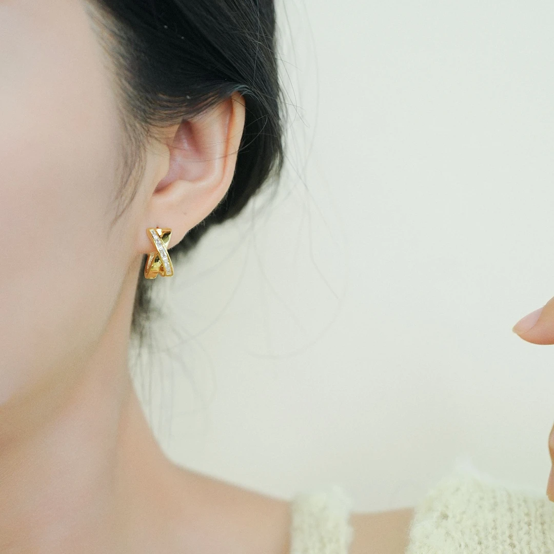 铜合金耳饰 交叉造型设计感超闪锆石小耳钉气质韩国东大门耳环
