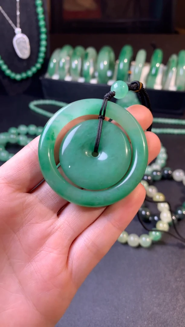 吊坠(不含链)未镶嵌石英质玉（非洲翠）子母扣