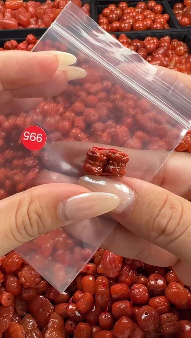 颈饰未镶嵌南红玛瑙1