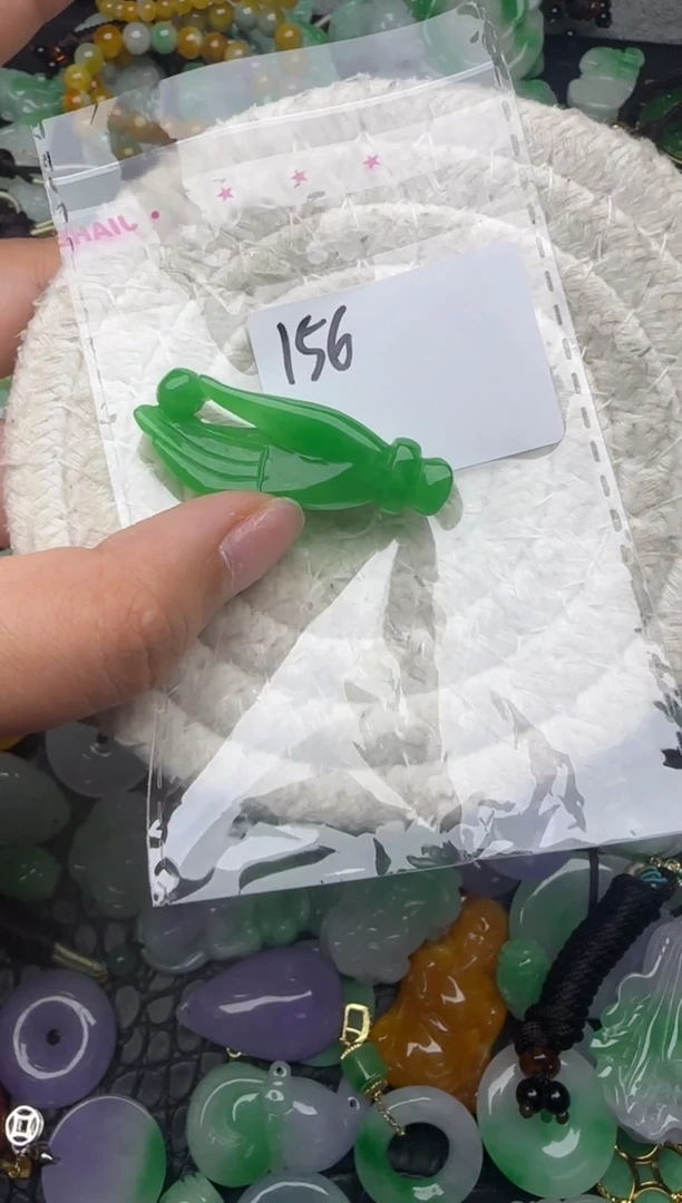 颈饰未镶嵌翡翠芷*缅甸翡翠吊坠