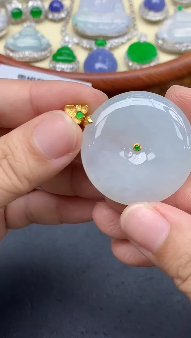 颈饰18K金镶嵌翡翠52-中国好珍宝