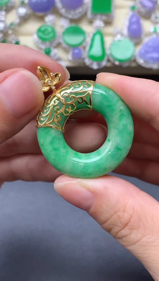 颈饰18K金镶嵌翡翠130-中国好珍宝