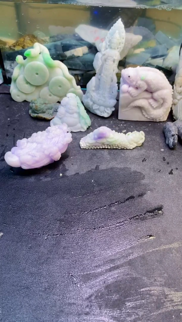 翡翠挂件未镶嵌呈*天然翡翠072