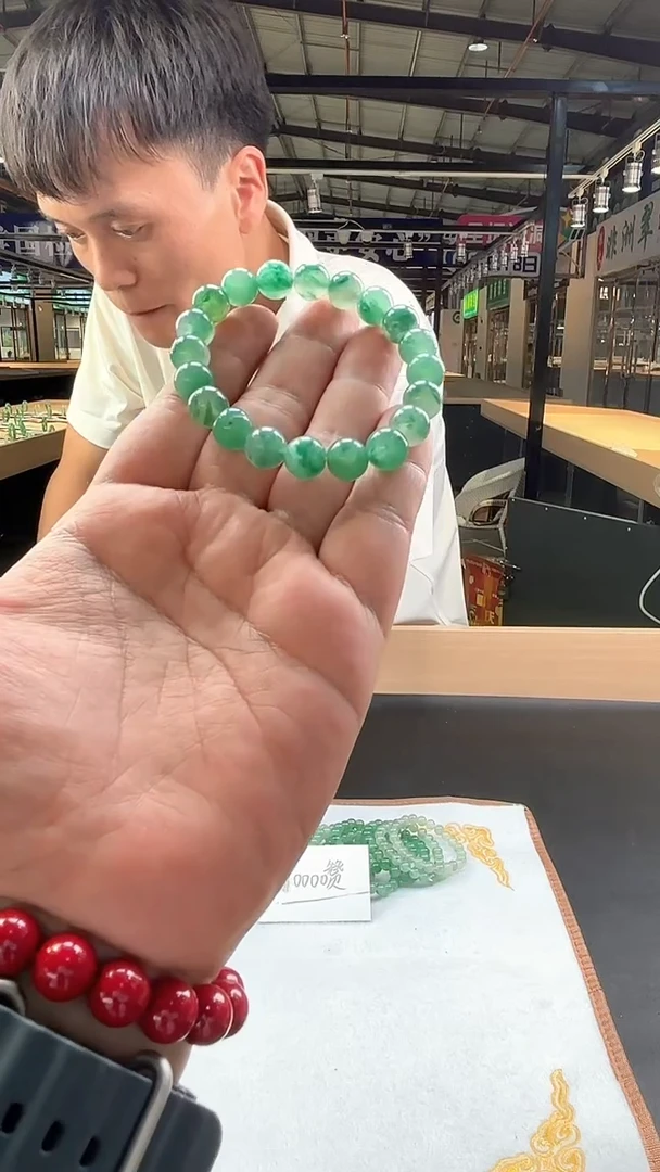 石英质玉（非洲翠）手串未镶嵌非洲翠/手串/多样性发一件