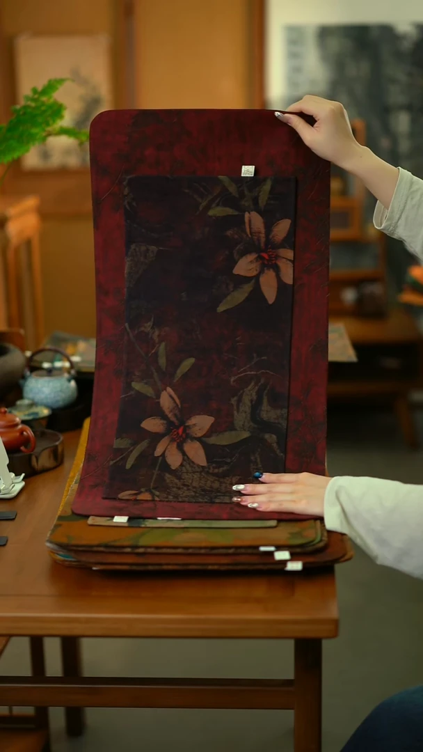 大熊猫加小繁花