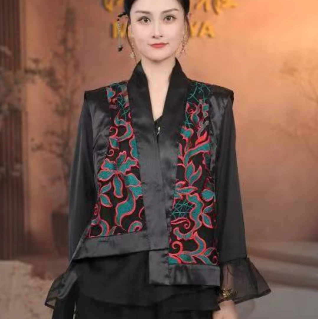 s23906-2彩色山水马甲设计师款显瘦原创女装宽松时尚百搭