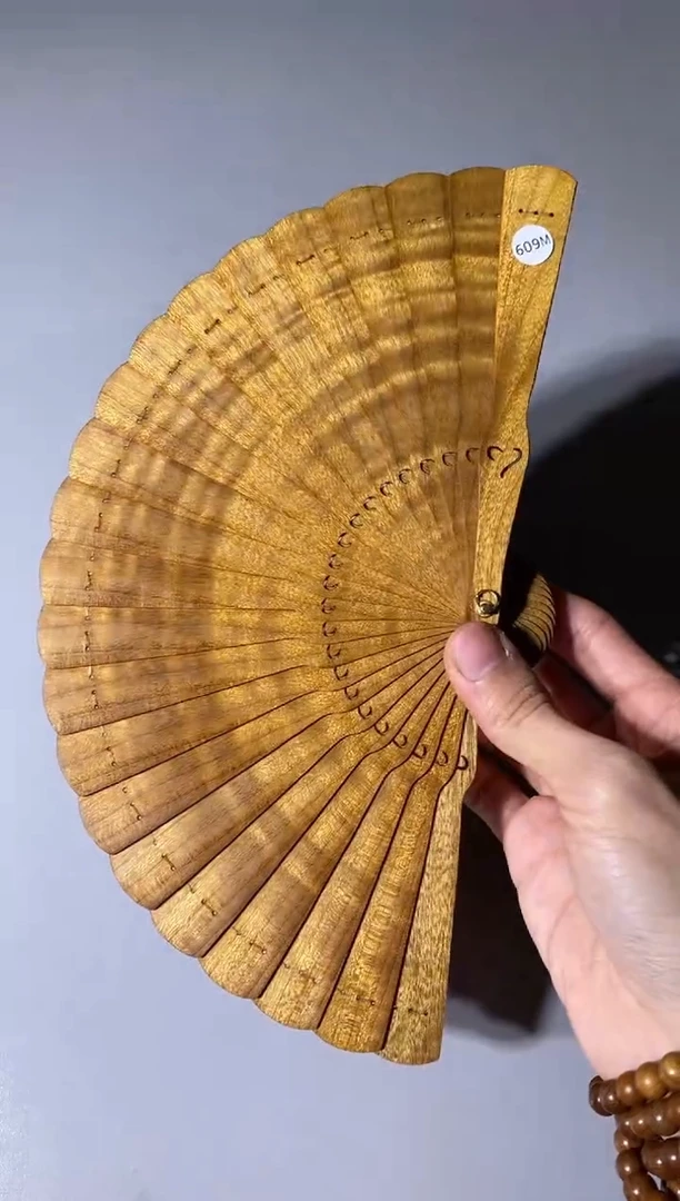 【闪购商品】金丝楠木雕609号15cm金丝楠木小叶桢楠扇子
