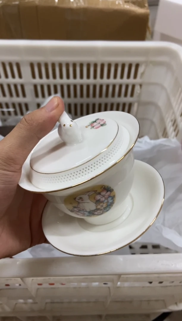 无运费险有瑕疵的摄影的产品有使用过的痕迹有点脏介意勿拍