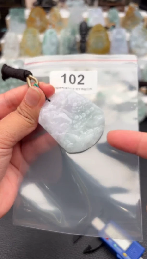 翡翠未镶嵌颈饰天然翡翠吊坠102