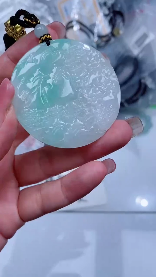 翡翠未镶嵌颈饰吊坠