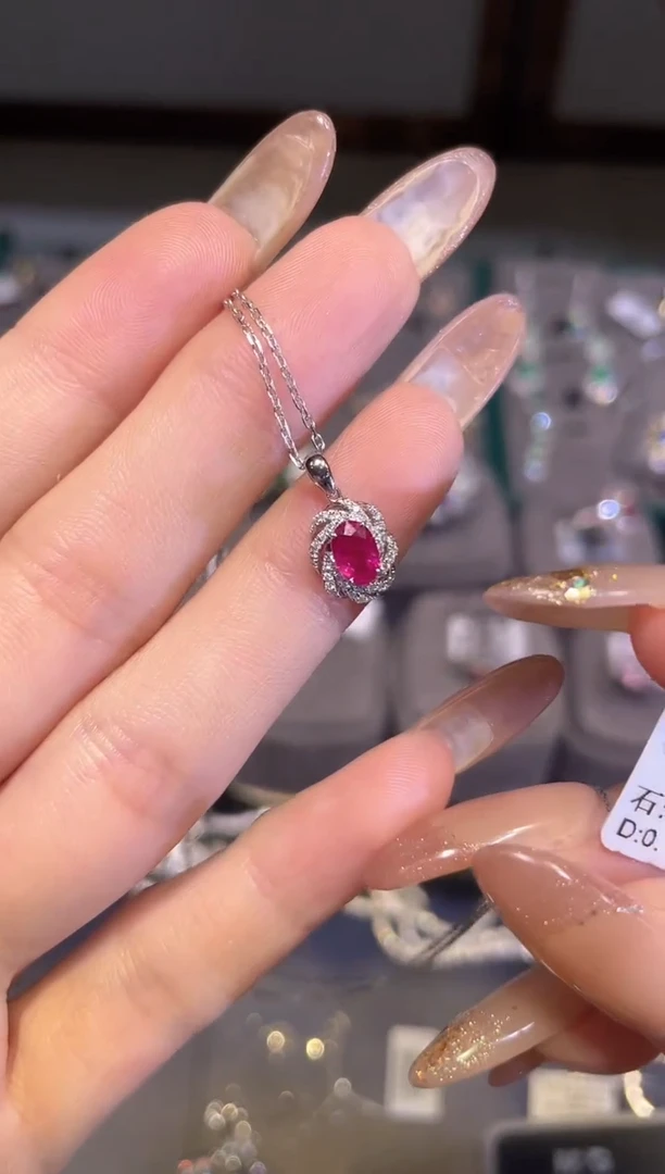 18K金镶嵌项链红宝石项链