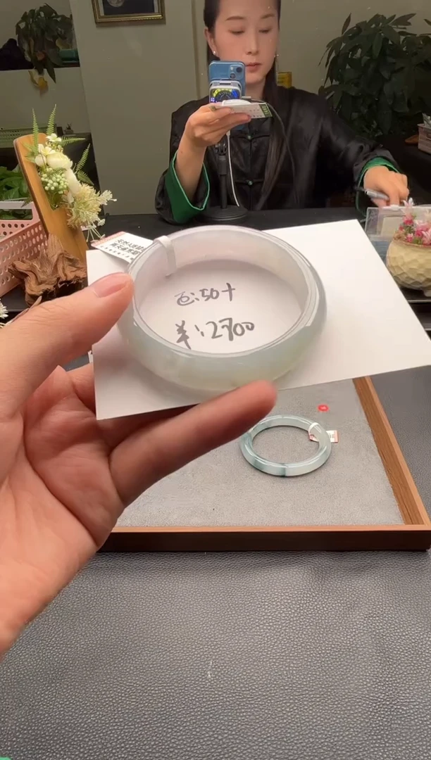 未镶嵌手镯翡翠50